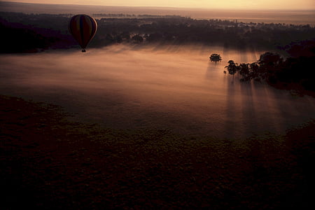 hot air balloon under sunset thumbnail