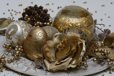 gold and silver decorative flowers and balls thumbnail