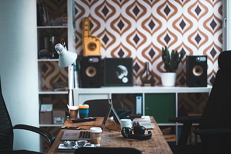 speakers on top of table thumbnail