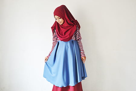 photo of woman wearing red hijab thumbnail