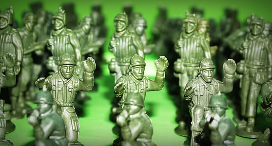green toy soldiers lot thumbnail