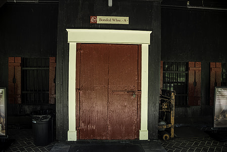 Red Door at Maker's Mark thumbnail