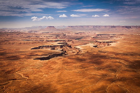 landscape photo of mountain thumbnail