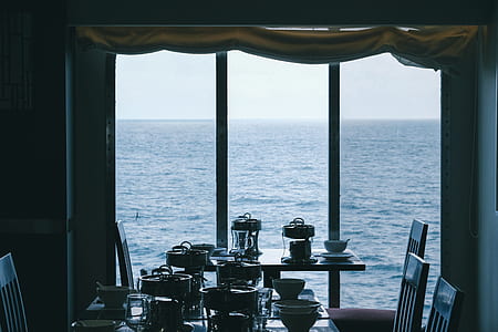 dining set inside room thumbnail