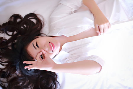 woman in white dress shirt thumbnail