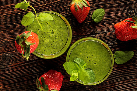 Green smoothie drink with strawberries thumbnail