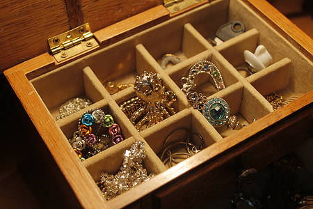 assorted accessories in box thumbnail