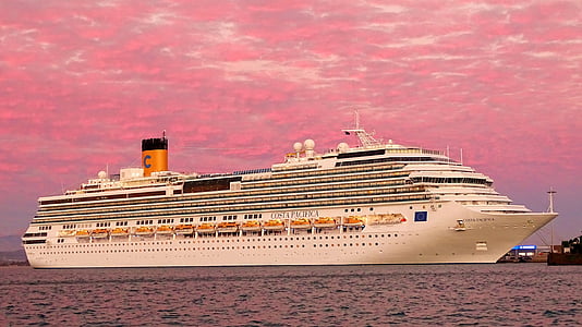white cruise ship thumbnail