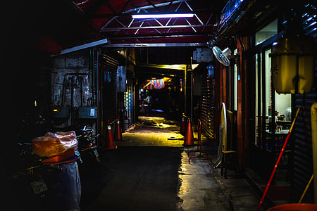 dim lighted room thumbnail