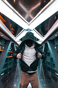 man wearing gray zip-up hoodie jacket thumbnail