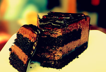 Delicious Cranberry-Chocolate Cake thumbnail