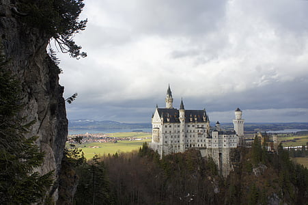 Neuschwanstein castle thumbnail