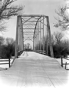 Pick Bridge over the North Platte River in Saratoga, Wyoming thumbnail