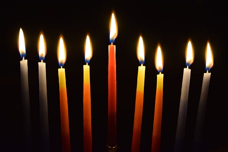nine red and white candles thumbnail