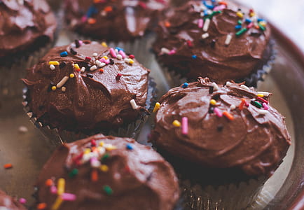 six chocolate muffins thumbnail