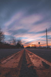 empty road golden hour photography thumbnail