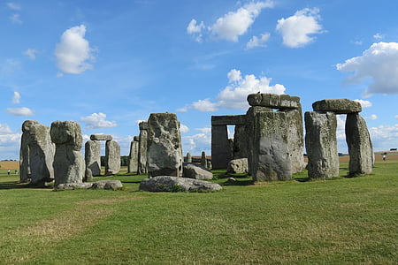 stonehenge during daytime thumbnail