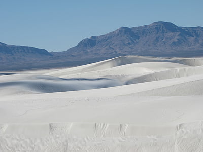 landscape photography of desert near mountain thumbnail