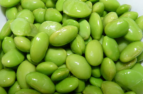 bunch of green peas thumbnail