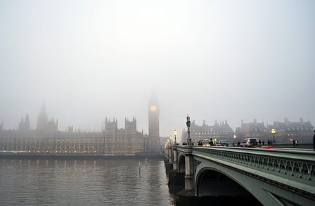 landscape photography of bridge and Big Ben with fogs thumbnail