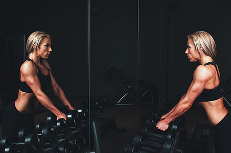 photo shot of woman wearing sportswear thumbnail