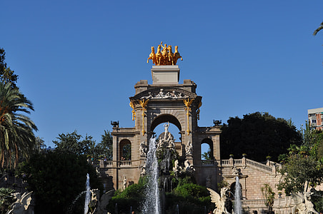 water fountain front of building thumbnail