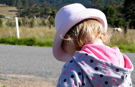 girl looking down thumbnail