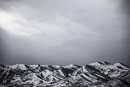 landscape photo of mountains thumbnail