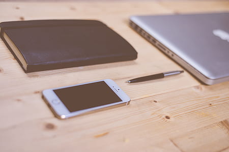 apple, iphone, smartphone, desk thumbnail