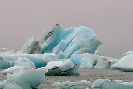 photograph of ice bergs thumbnail