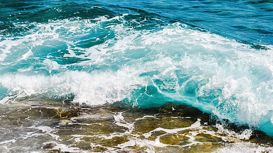 photography of sea waves thumbnail