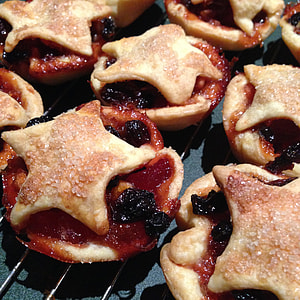 bread with jam and raisins in close up photography thumbnail