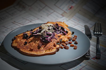 selective focus photography of fired egg with toppings thumbnail