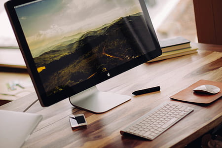 turned on iMac Thunderbolt thumbnail