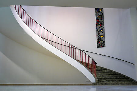 photo of staircase thumbnail