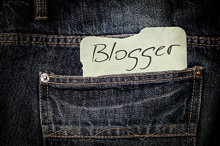 blogger note inside blue denim bottoms pocket thumbnail