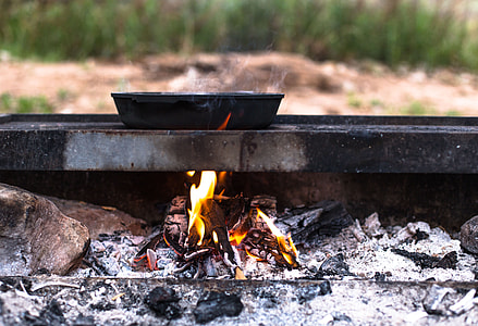 crying pan onburning wood thumbnail