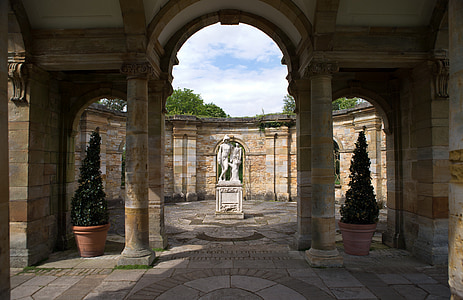 statue inside structure thumbnail