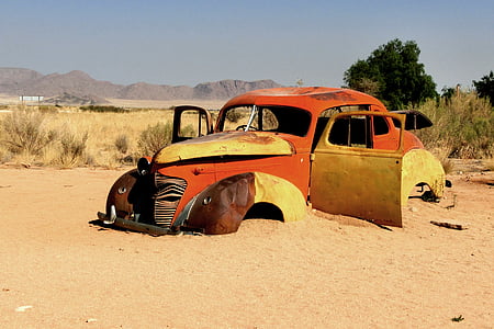 broken red car thumbnail