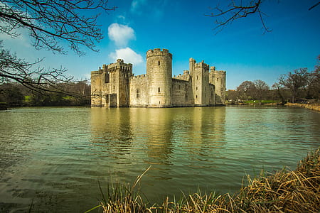 castle in the body of water thumbnail