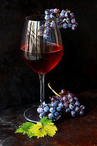 Wine and grapes thumbnail
