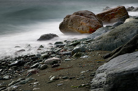 photo of rocks on shoreline thumbnail