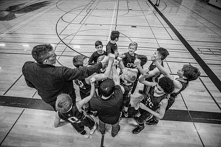 group of basketball player thumbnail