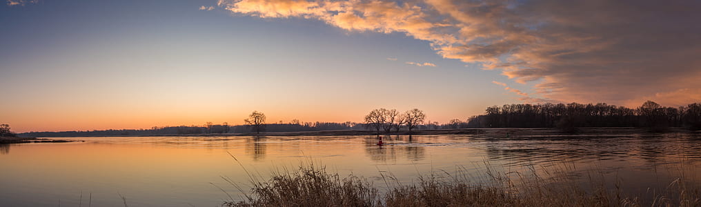 lake during sunset thumbnail