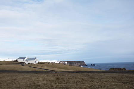 Two White Concrete Houses thumbnail