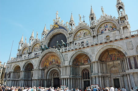 landscape photo of cathedral thumbnail