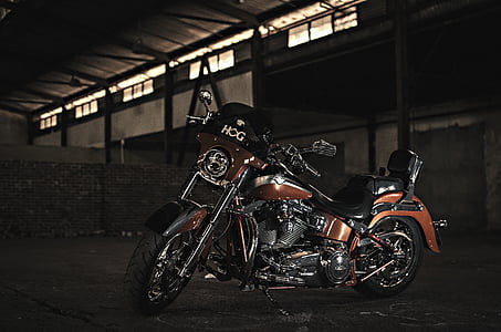 brown and black cruzer motorcycle thumbnail