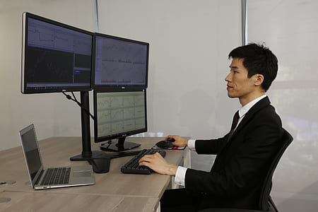 person using computers thumbnail