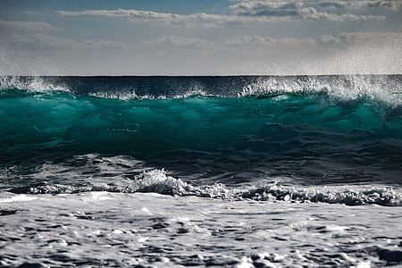 photography of ocean wave thumbnail