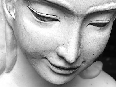 woman white sculpture thumbnail